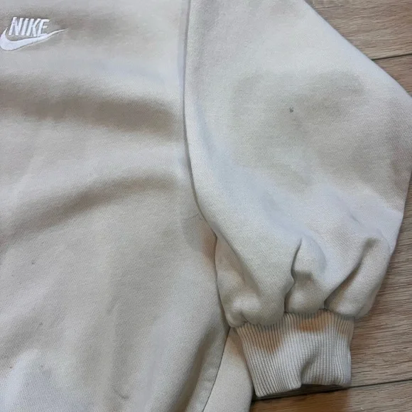 Nike Cream Youth Crew Neck Sweatshirt - Size Small - Picture 2 of 4